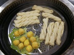 -粘豆包柴火铁锅炖