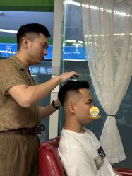 点击看大图 -老男孩男士理容馆·理发·烫染·修面