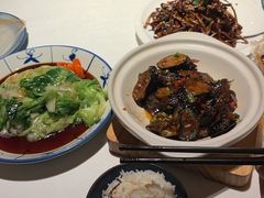 -八府香鸭·啫啫煲(华山路店)