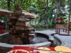 -二荆条·蜀鲜汇城市森林火锅