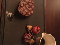 -恰餐厅及酒吧 CHAR Bar & Grill (北京丽都皇冠假日店)