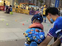 -悦动体能篮球羽毛球网球(三里河店)