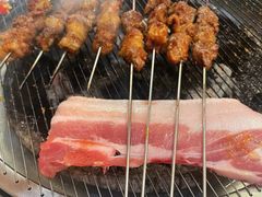 -围炉肉舍•炭烤活鳗•丹东海鲜烤肉(步行街店)