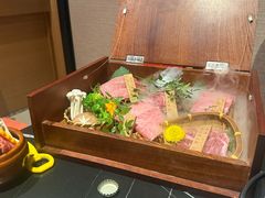-山川小町·极番烧肉(新地假日广场店)