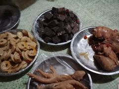 -梁老三麻辣鸡头总店