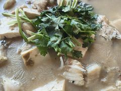 富春鱼头豆腐汤-芦茨金富饭庄·25年老字号·专做稻草鸡