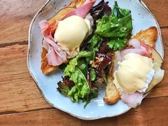 -ROAST coffee & eatery