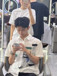 -藤野造型烫发染发