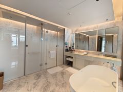 -深圳国际会展中心希尔顿酒店(前海华发冰雪世界店)
