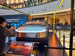 -TESLA 特斯拉(上海太古汇体验店)