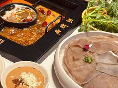 -老牌坊云南鱼豆花火锅(哈西万达店)