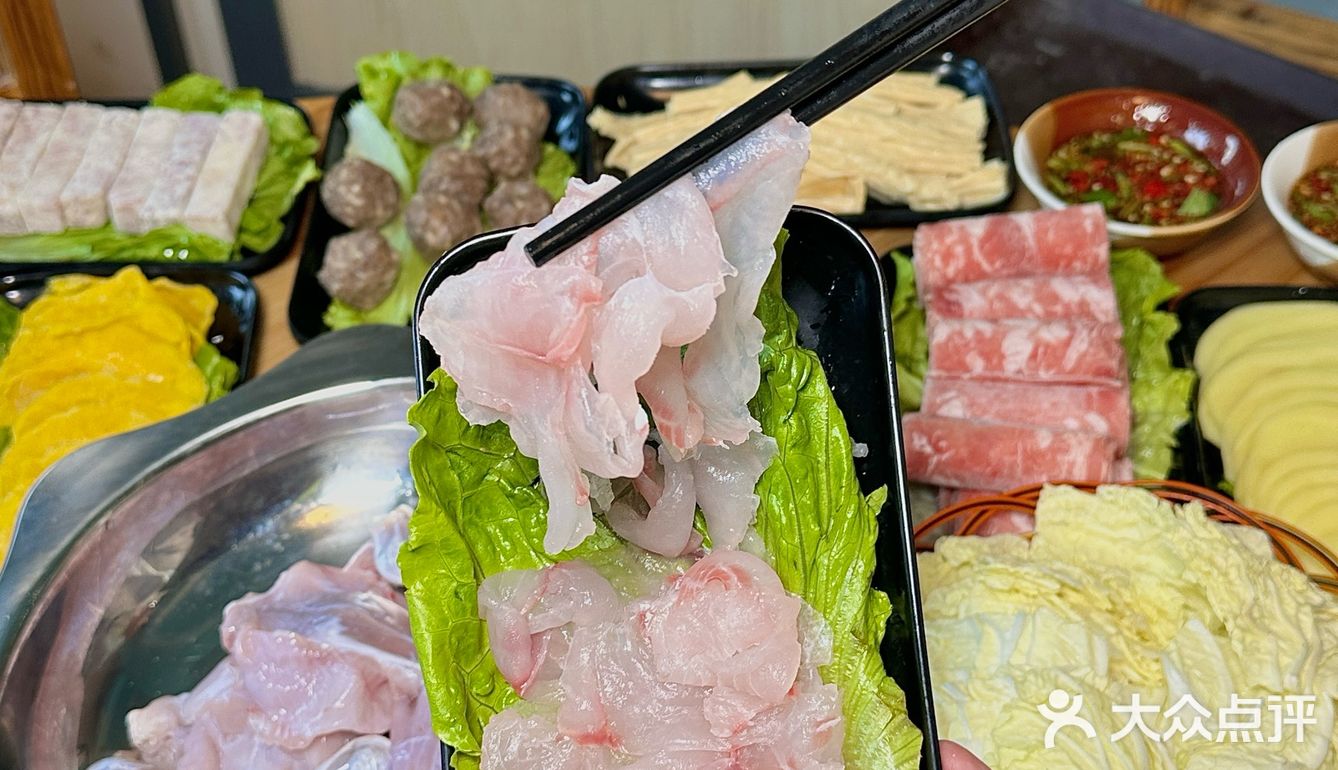 有没有人管啊！？！这家石锅鱼整这么大一只牛🐸蛙！