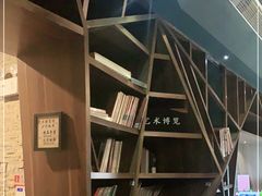 -钟书阁(松江泰晤士小镇店)