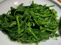 清炒豌豆尖-渝信川菜(长安店)