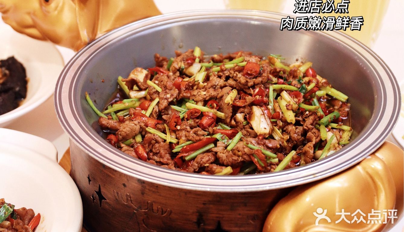 干饭人的沃土‼️五常大米配黄牛肉香到骨子里