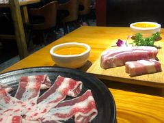 精品牛五花-唯成•韩国炭火烤肉 유성고기