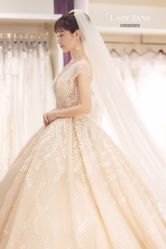-Lady  Jane高端婚纱礼服馆