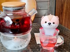 -layback cafe & bar