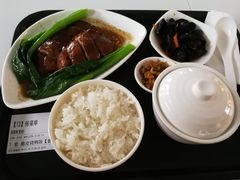 脆皮烧鸭饭-百事佳烧鸭牛腩(上海虹桥站店)
