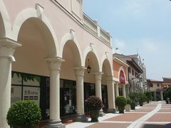 -佛罗伦萨小镇广佛名品奥特莱斯(疏港路店)