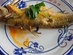 -丹水桥地锅鱼·翘嘴鲌·地方特色全鱼宴(丹江口大坝店)