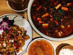 毛血旺-小六汤包·老字号·中华名小吃(兴庆路店)
