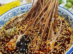-大众跷脚牛肉馆·非遗传承单位(峨眉山店)
