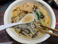 -丽丽三鲜螺蛳粉(田林路店)