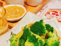 白灼西兰花-穿蒸引鲜·嗲记(正大广场店)