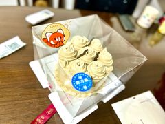 -红宝石·鲜奶小方·海派西点房(南丹店)