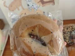 蓝莓贝果配蓝莓乳酪-屋裡·Union Bakery(龙江路店)