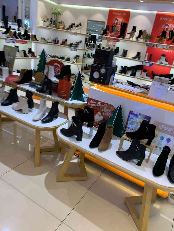 kisscat(天虹商场左岸店)-"家里的鞋子也喜欢买这个品牌.