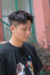 -一家只做男发烫染的店