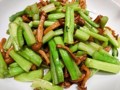 芥兰蘑菇-京味斋·北京烤鸭(北京南站洋桥店)