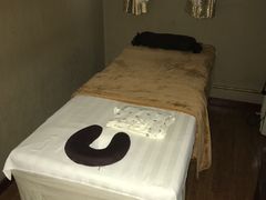 -莱蔻·圣灸堂·推拿艾灸(天山店)