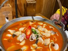 -老滇山寨•云南特色菜•地方菜•民族风情歌舞表演(金碧店)