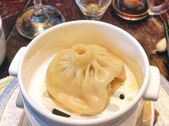 蟹黄汤包-香园茶社·金陵小灶(老门东店)