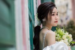 -现代经典婚纱摄影