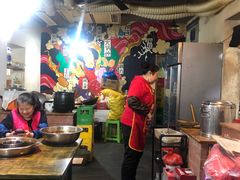 -渝嘴小老弟老火锅(华新村店)