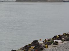 -多瑙河畔鞋履雕塑