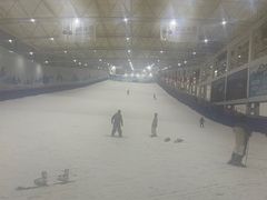 -乔波室内滑雪场