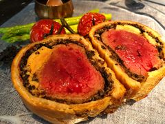 惠灵顿牛排-弦月窗LUNETTE BY AMANDA(复兴路店)