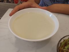 -李与白包子铺(桐梓林店)