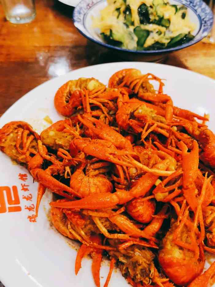 瑞龙龙虾馆(金域蓝湾店)-"[薄荷]环境:饭点人很多,有时候要排队.