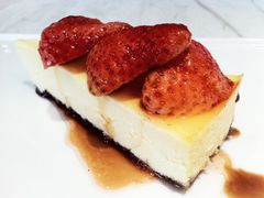 限量陈醋草莓&nbsp;cheese&nbsp;cake-the rug 飞毯 (朝阳公园店)