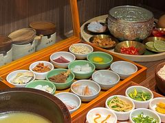 -良米山·云南野生菌过桥米线(上海首店)