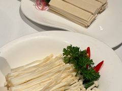 -洋房火锅(上海新天地南北里店)