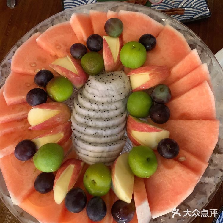 酒吧太吵？酒好喝的地方食物却不行