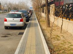 -家乐福(四元桥购物中心店)