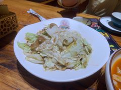 -老滇山寨•云南特色菜•地方菜•民族风情歌舞表演(金碧店)